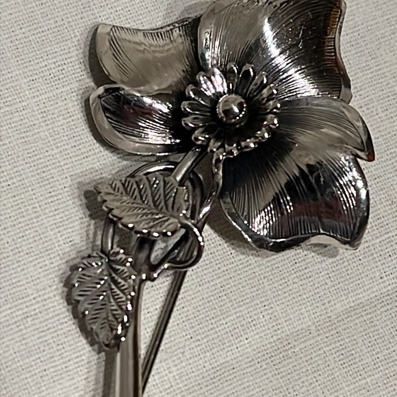 Vintage Danecraft Flower Brooch - 3” long - STERLING SILVER 10 grams - Picture 6 of 9